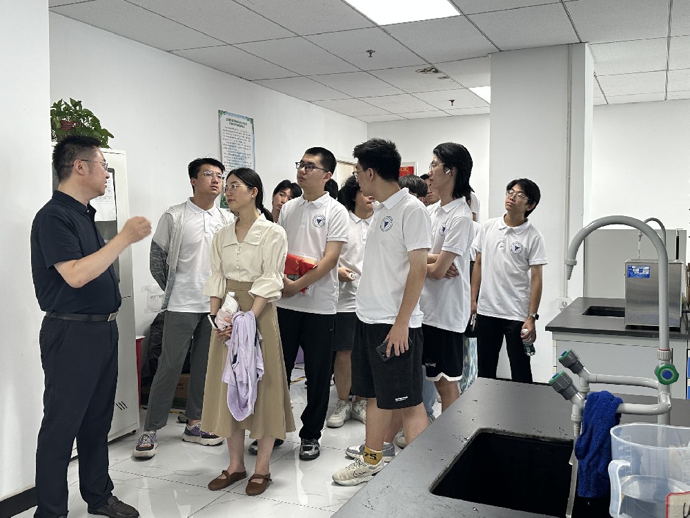 浙江大学化工学院师生来我院参观交流